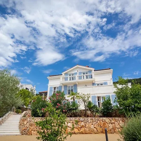 Salvia Guest house Cres