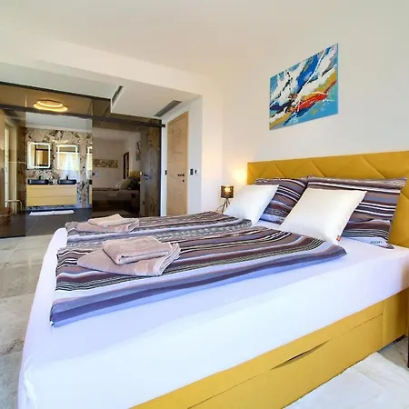 Salvia Guest house Cres